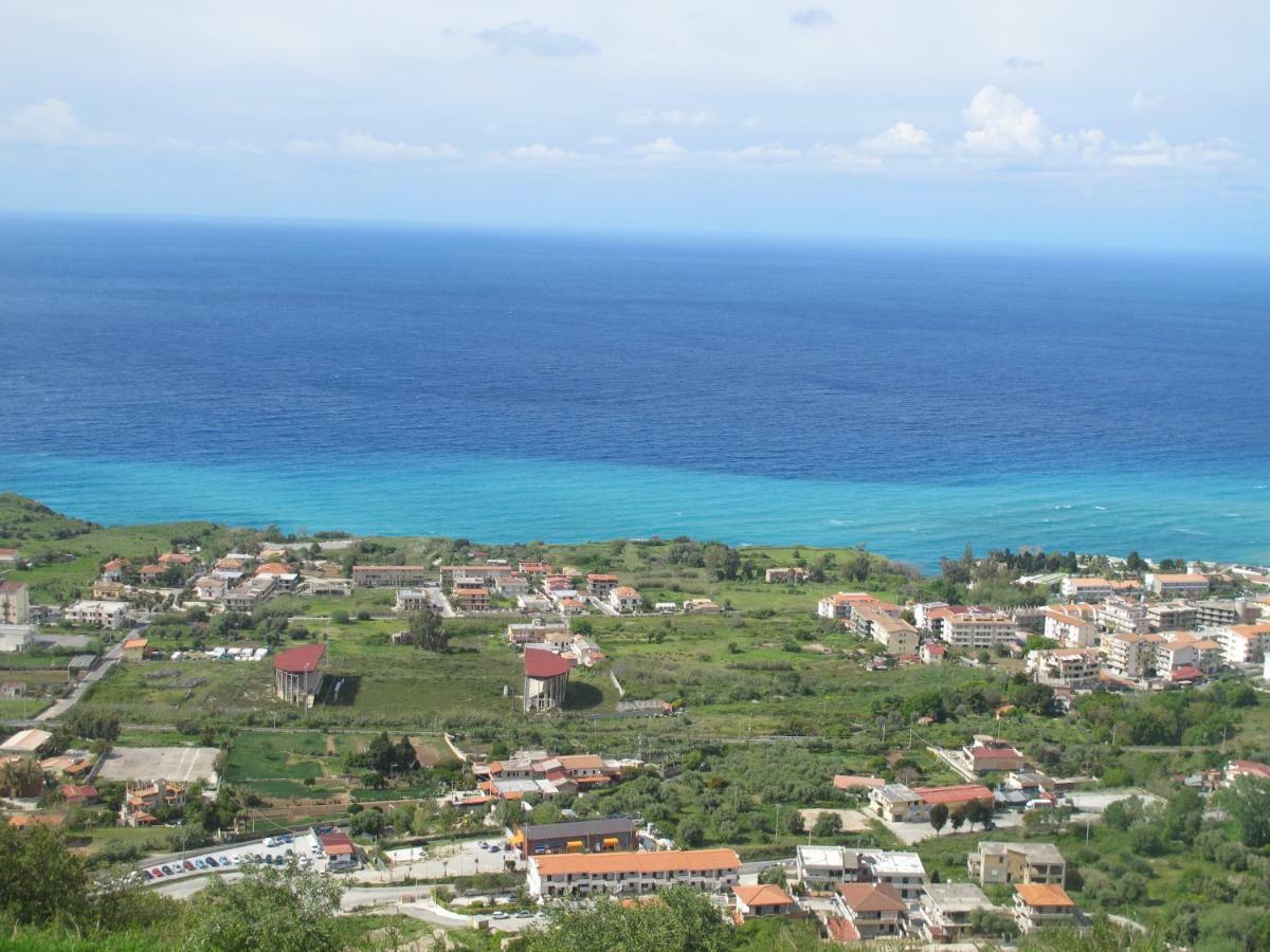 Casa Vacanze Miceli Tropea Eksteriør billede